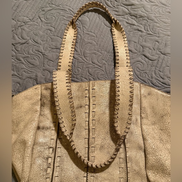 Latico, Cream Color Crackly Distressed Leather Purse/Small Tote in great cond. - Picture 3 of 12